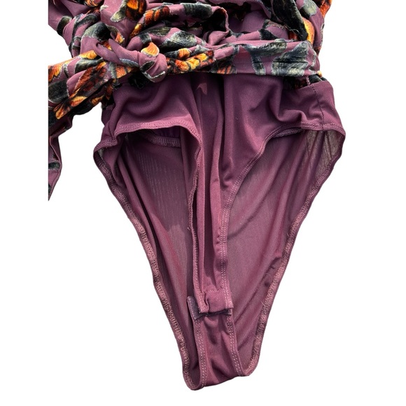 Astr Veda Floral Velvet Burnout Burgundy Wrap-Front Bodysuit Size Small - Picture 5 of 12